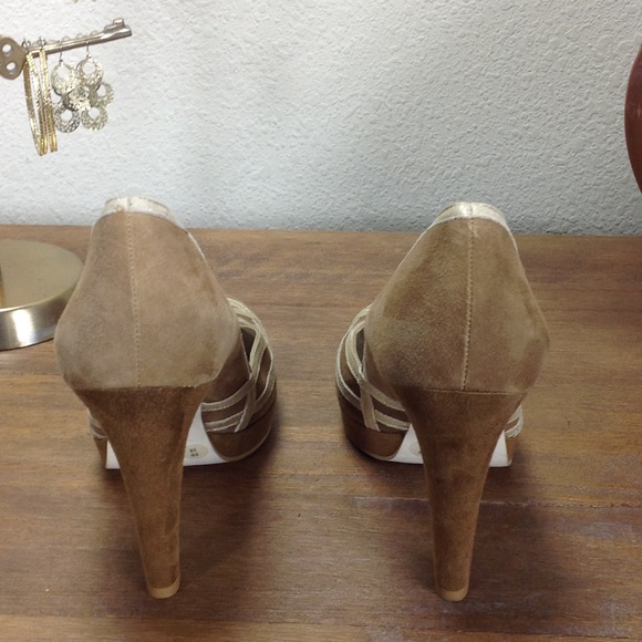 Jessica Simpson Tan & Gold Suede Platform Heels - Picture 5 of 8
